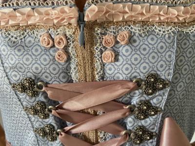 Neu KRÜGER Dirndl Größe 42 Tracht Stickerei