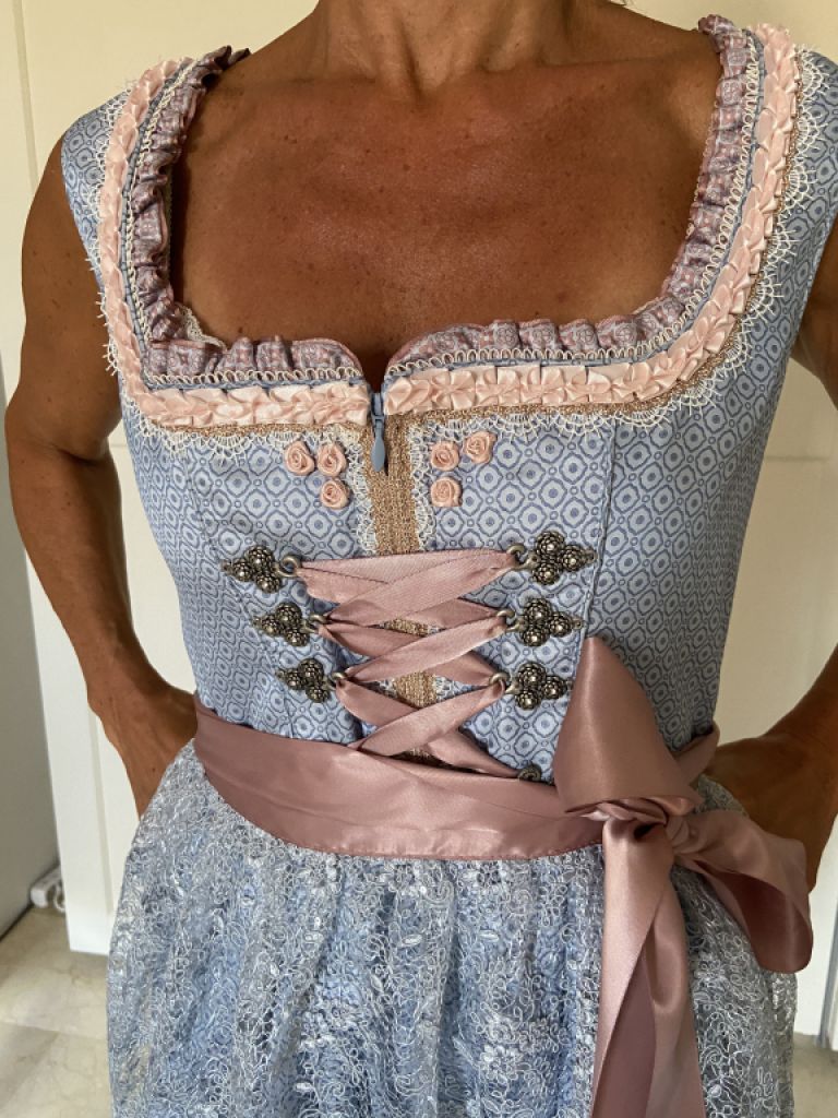 Neu KRÜGER Dirndl Größe 42 Tracht Stickerei