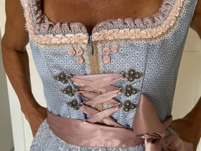 Neu KRÜGER Dirndl Größe 42 Tracht Stickerei