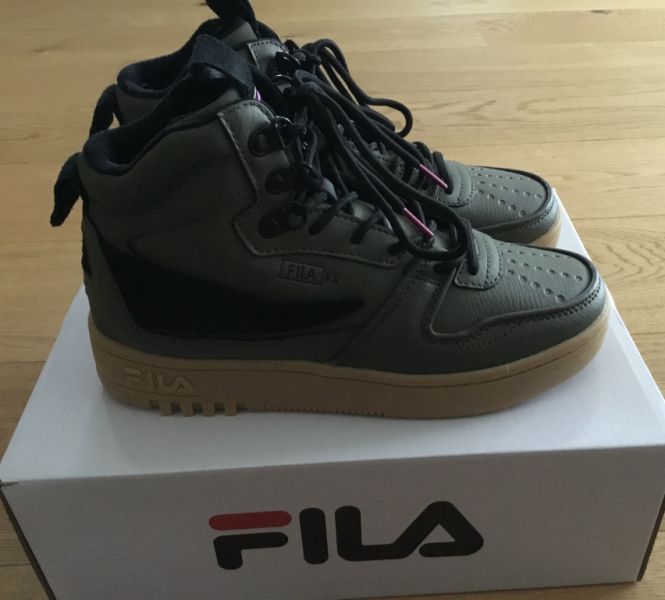 ¡NUEVO! Zapatillas altas originales FILA de piel, Talla 39, Caqui ¡NUEVO!