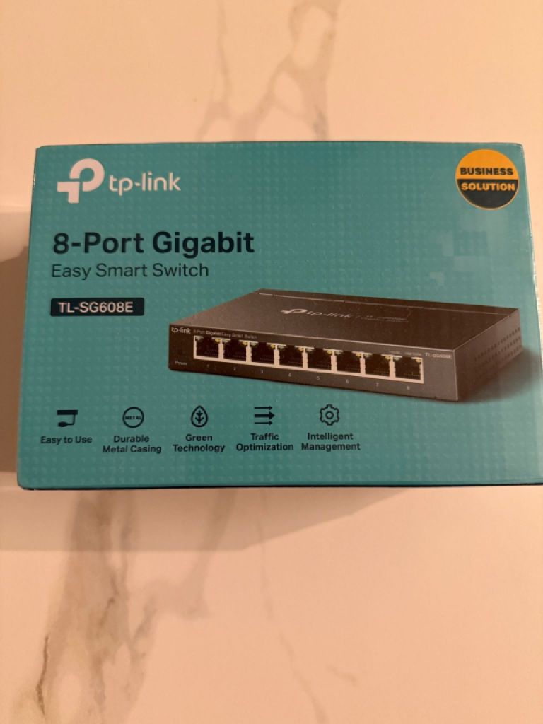 Neu: TP-Link TL-SG608E 8-Port Gigabit Switch, ungeöffnet und versiegelt