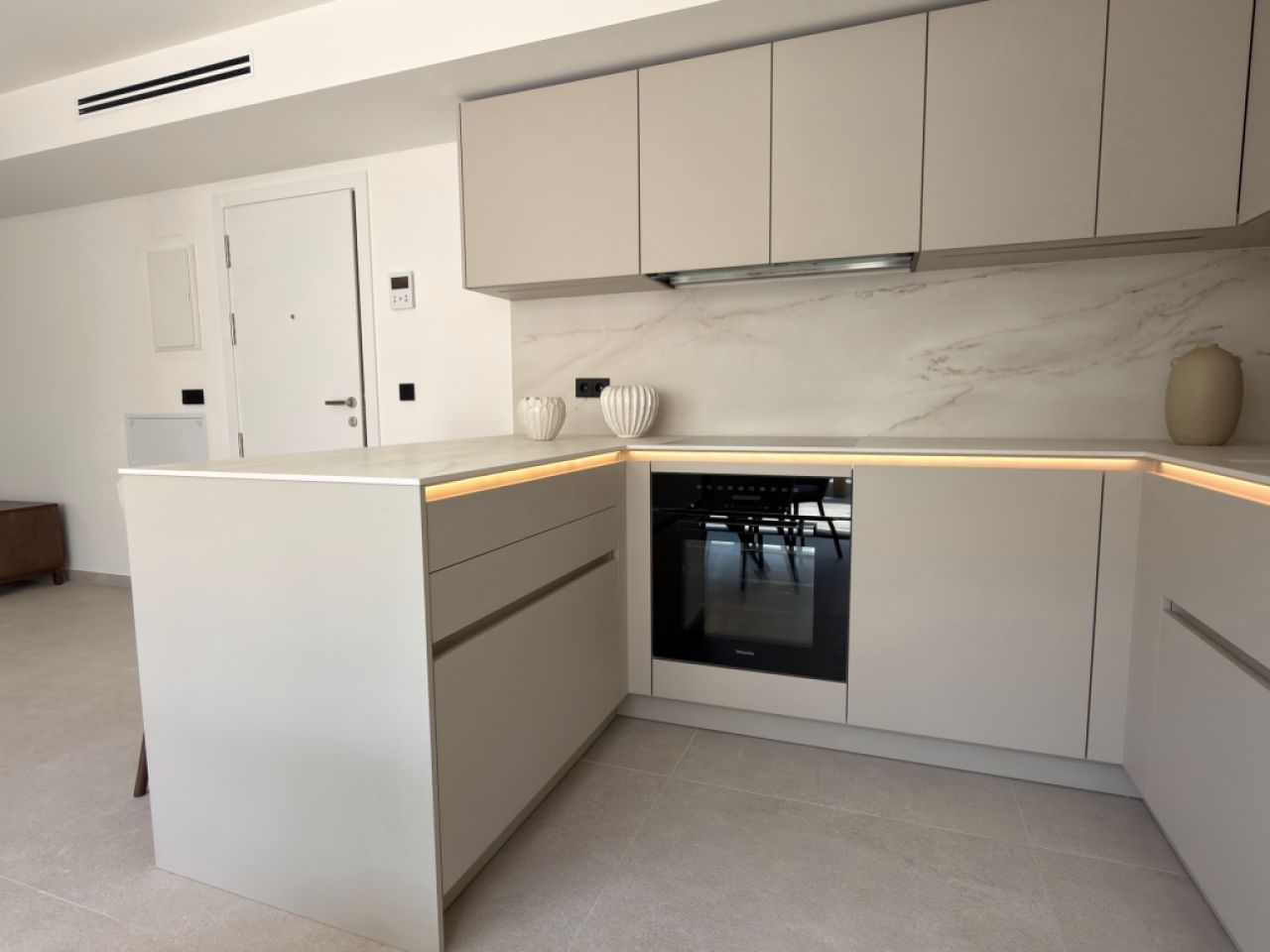 Neubau-Dachgeschosswohnung in Santa Catalina