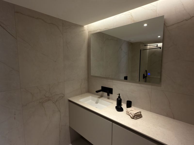 Neubau-Dachgeschosswohnung in Santa Catalina