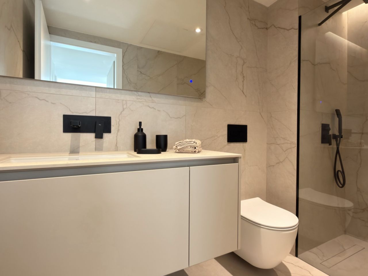 Neubau-Dachgeschosswohnung in Santa Catalina