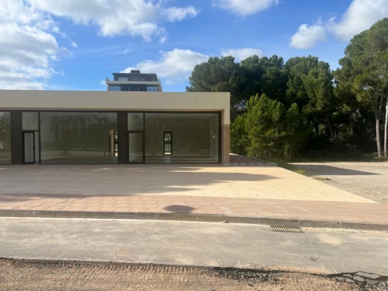 Neubau-Gewerbefläche in Cala Millor