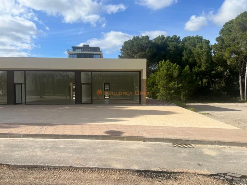 Neubau-Gewerbefläche in Cala Millor