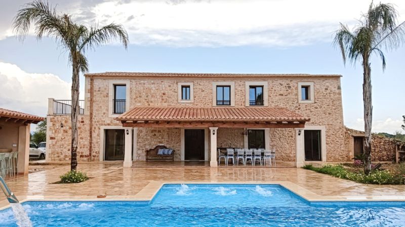 Newly built finca with all extras and approx. 400 m2 living space near Santanyi - Cas Concos -- F 26