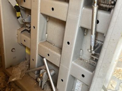 Neue Edelstahl Schachtabdeckung mit Stoßdämpfer