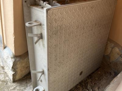 Neue Edelstahl Schachtabdeckung mit Stoßdämpfer