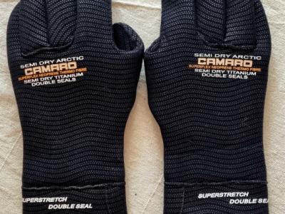 New diving gloves of the brand Camaro size S