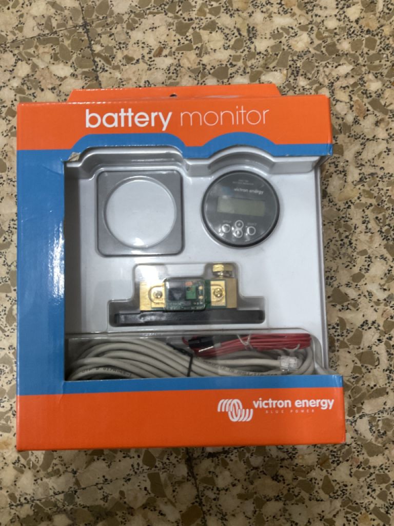 neuer Batteriemonitor victron energy BMV 700 Retail