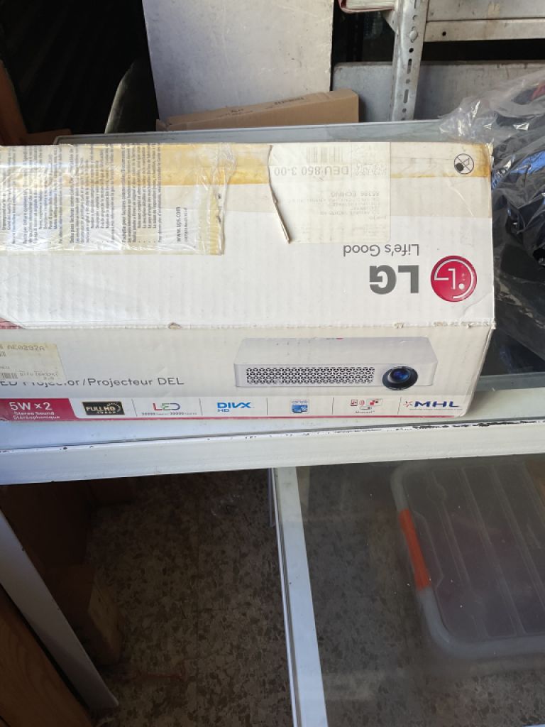 new LG DPL projector PF80G