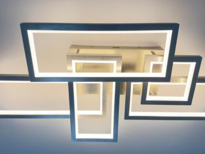 Neuwertige moderne LED-Deckenleuchte