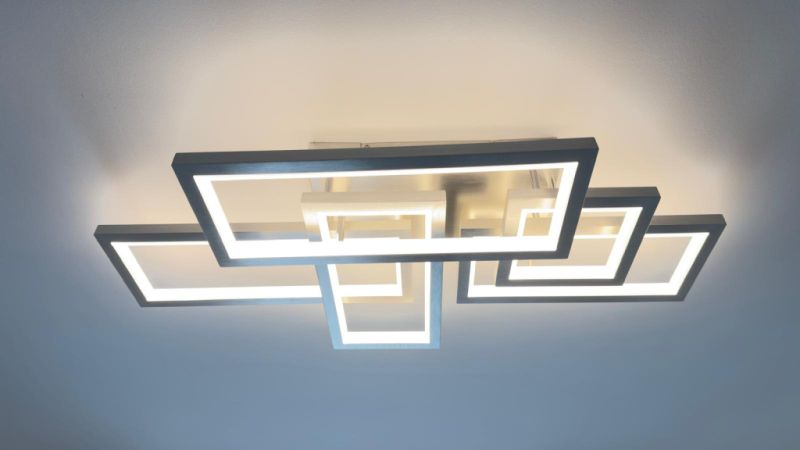 Neuwertige moderne LED-Deckenleuchte