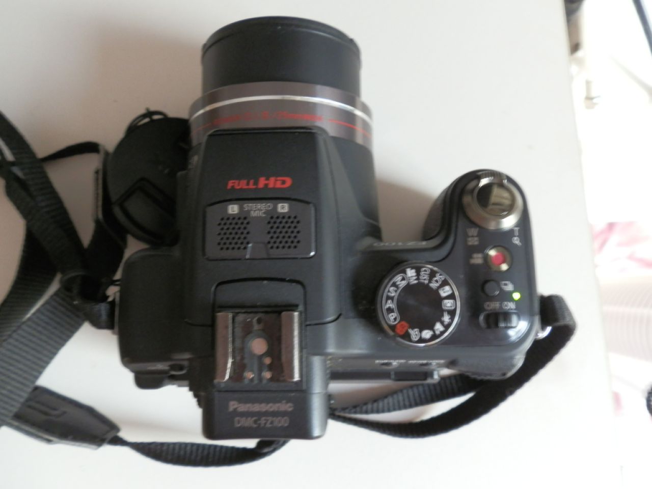 neuwertige PANASONIC Bridge-Kamera DMC FZ 100 mit LEICA-Objektiv