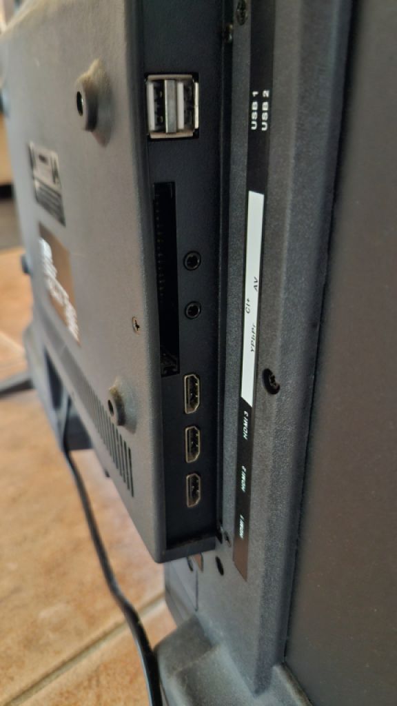 Neuwertiger Fernseher / PC Bildschirm