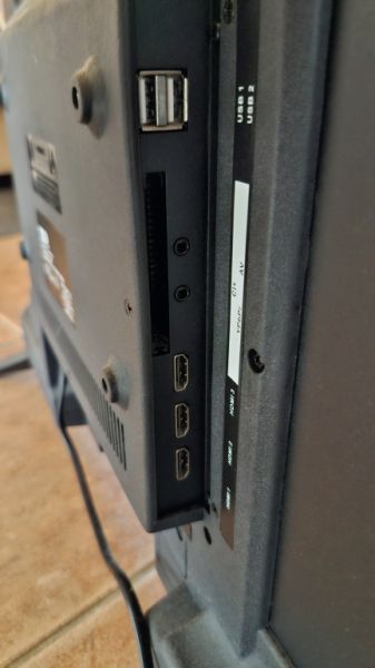 Neuwertiger Fernseher / PC Bildschirm