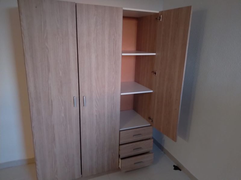 Like-new wardrobe