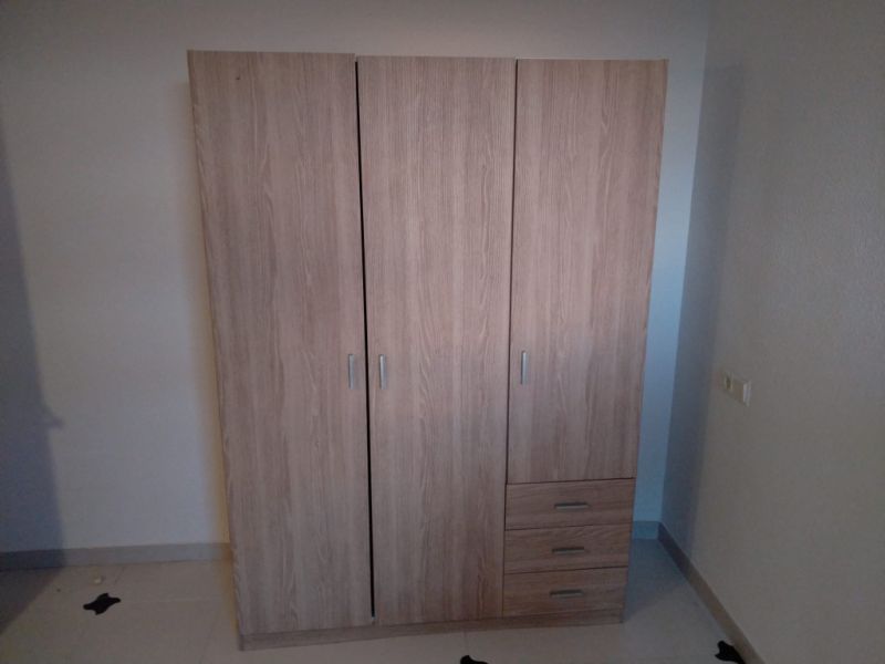 Like-new wardrobe