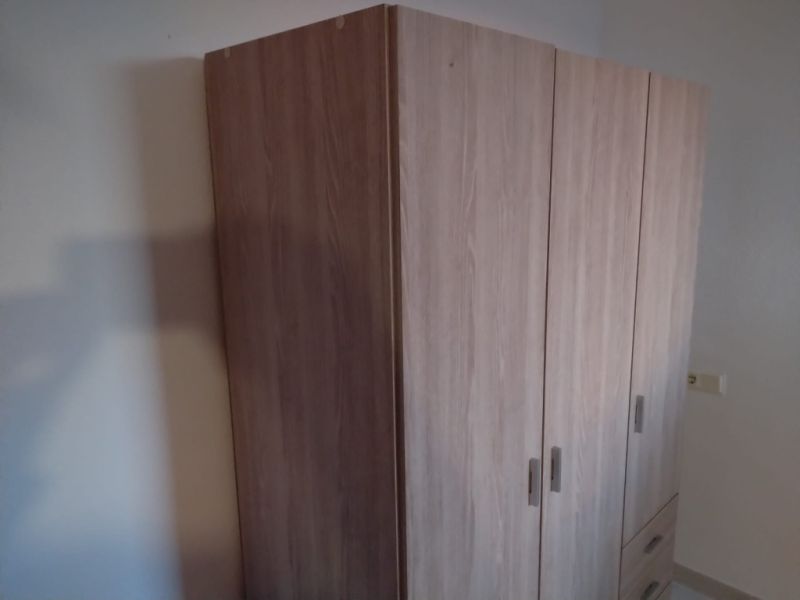 Like-new wardrobe