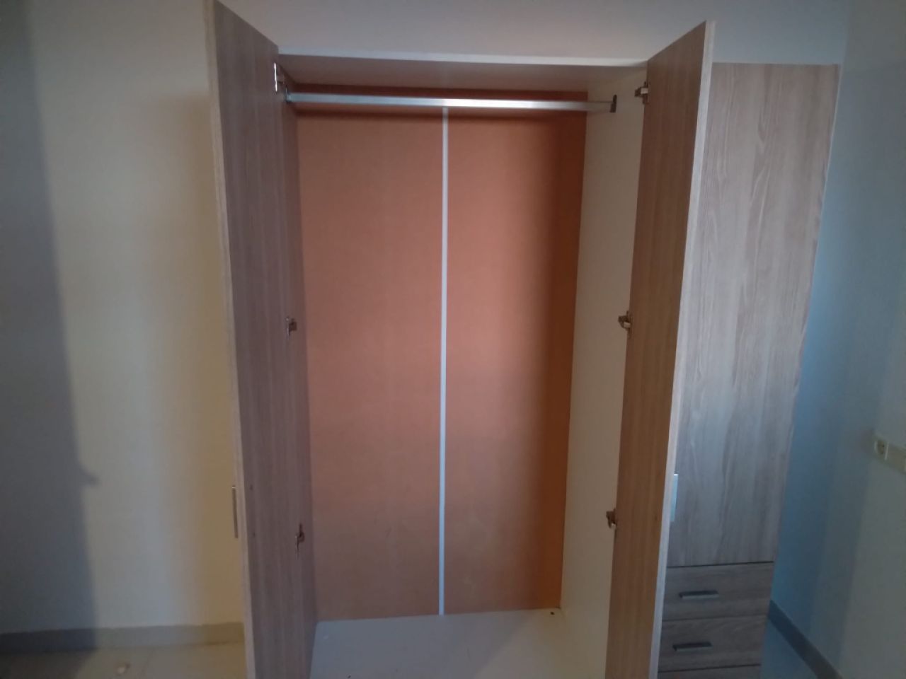 Like-new wardrobe