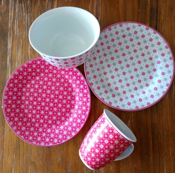 Neuwertiges Café Set aus hochwertiger Keramik handbemalt