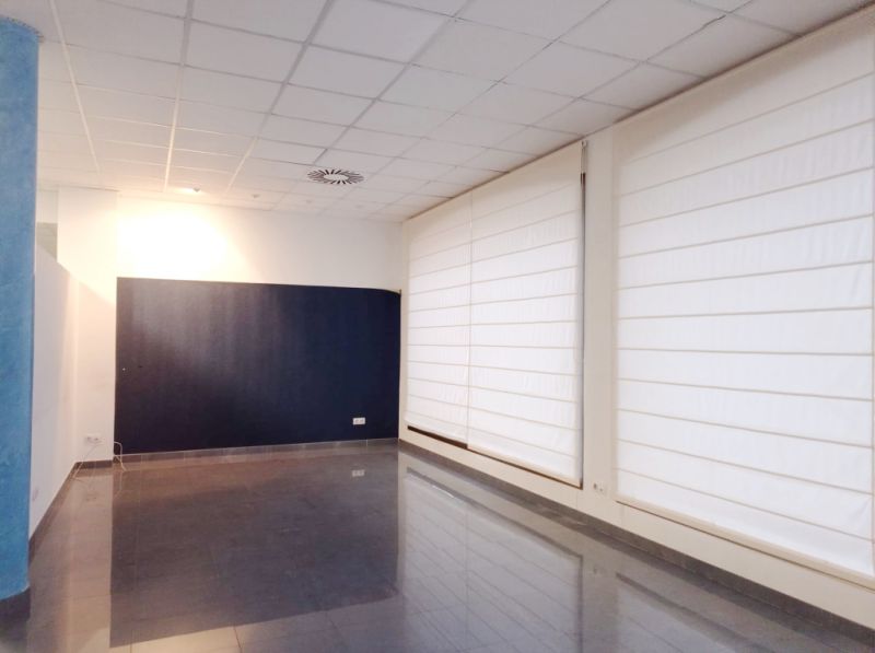 Neuwertiges und helles Ladenlokal im Zentrum von Felanitx --- L 11 CM