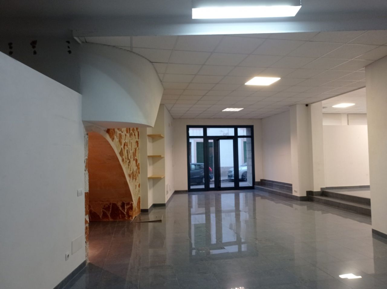 Neuwertiges und helles Ladenlokal im Zentrum von Felanitx --- L 11 CM