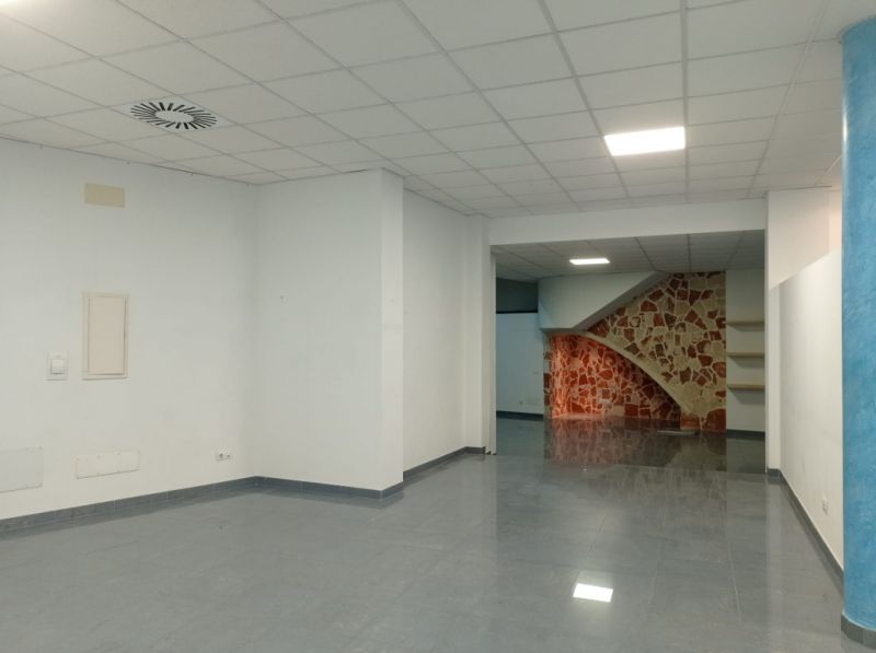 Neuwertiges und helles Ladenlokal im Zentrum von Felanitx --- L 11 CM