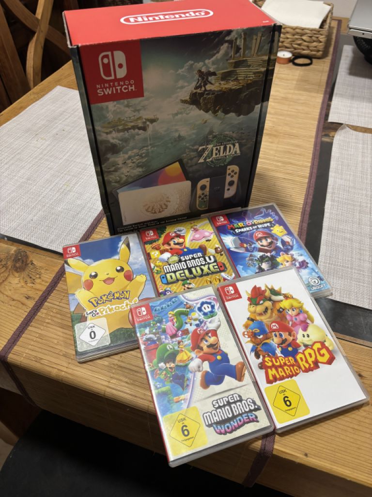 Nintendo Switch OLED ( Top Condition )