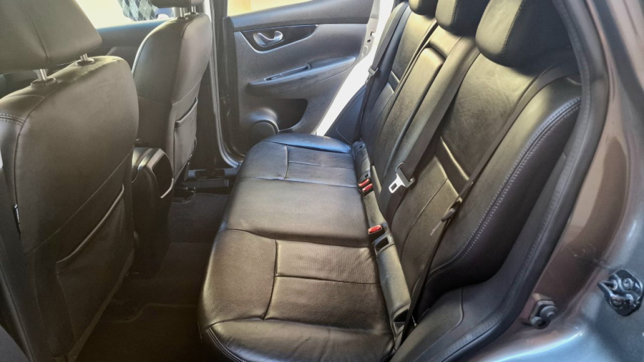 Nissan Qashqai Tekna 1.5 cDi 4x2m sehr guter Zustand