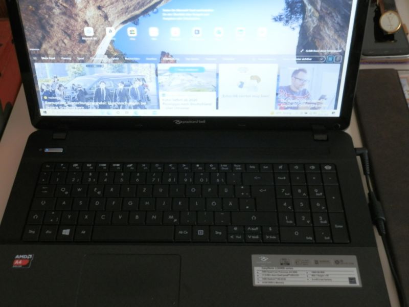 Notebook Packard Bell Easy Note with 17.3-inch screen