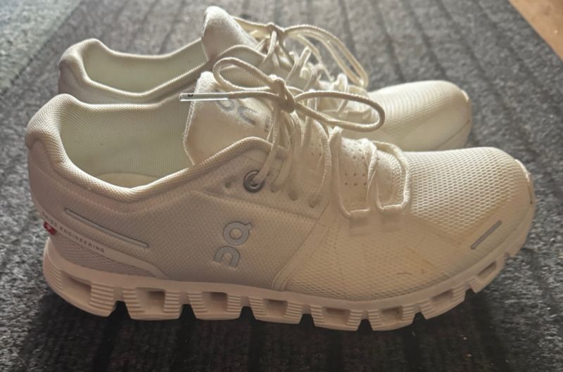 ON Running running shoes