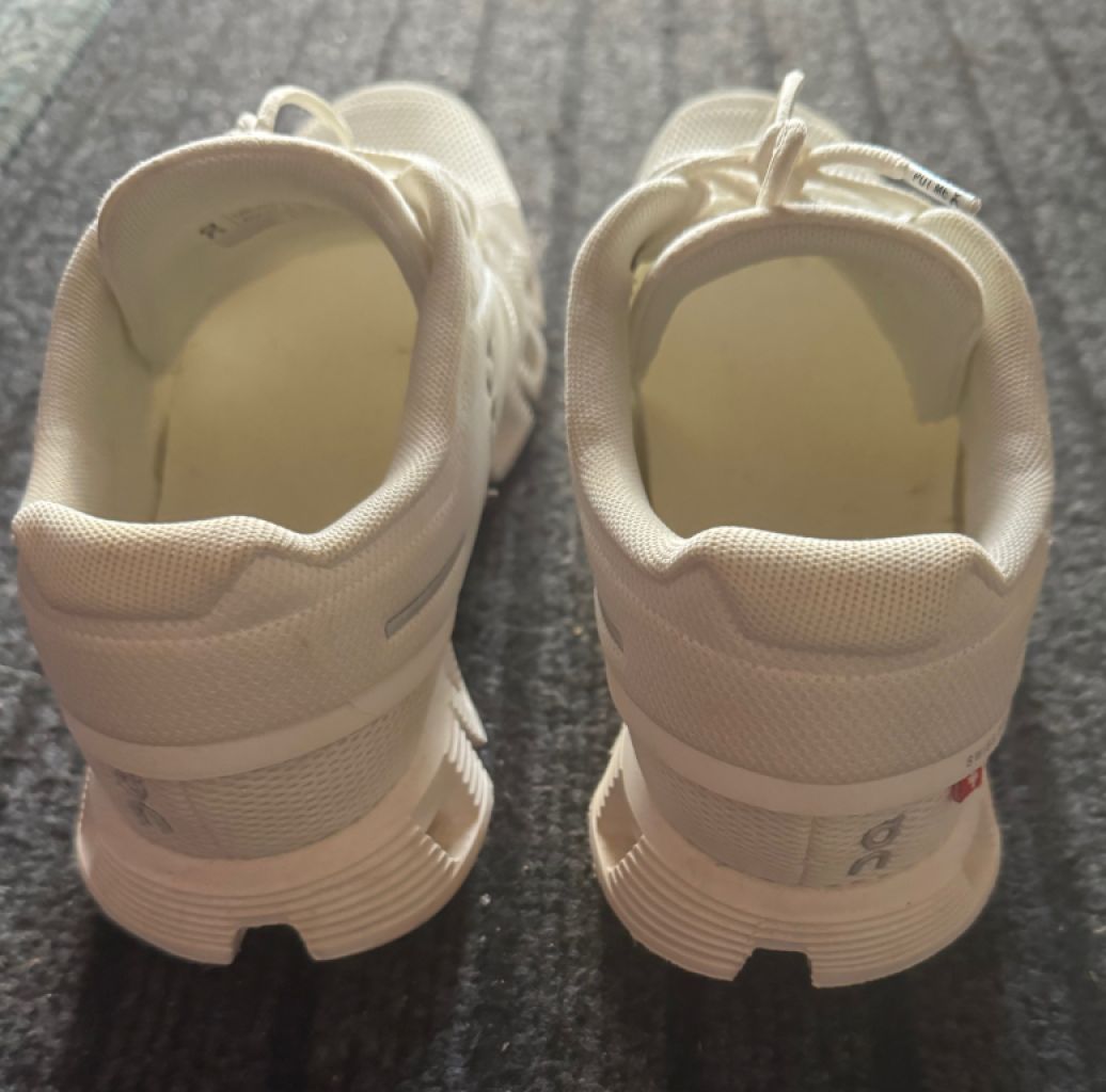 ON Running running shoes