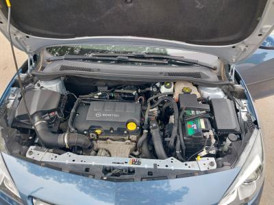 Opel Cascada Descapotable