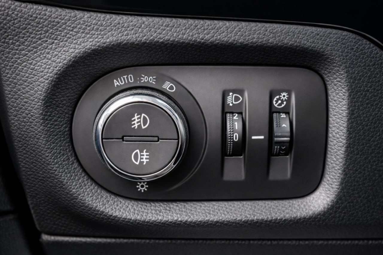 Opel Corsa F Edition 1.2 75Cv 5P