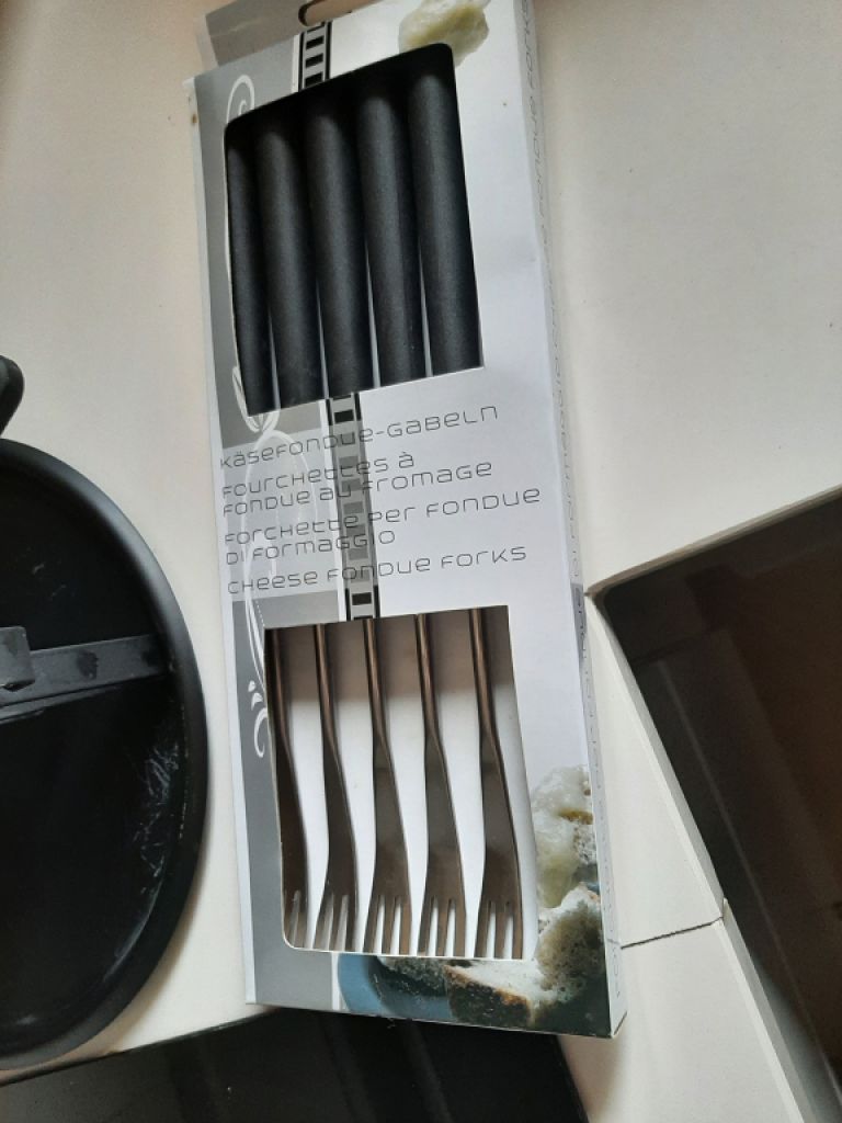 Original Käsefondue -Set aus der Schweiz --- Winterzeit ist Käsefonduezeit