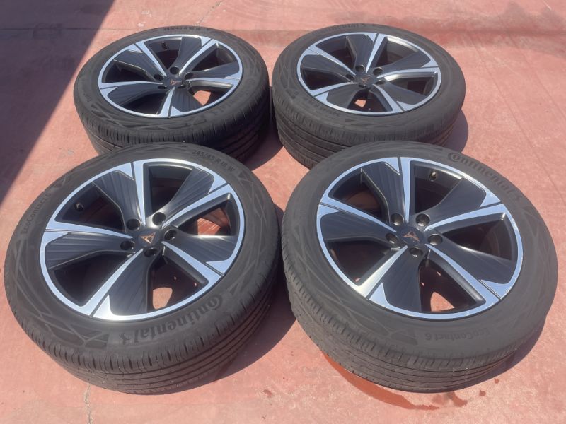 Llantas originales Seat Cupra R18X8 ET40 Con neumaticos 245/45R18 96W.