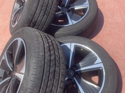 Llantas originales Seat Cupra R18X8 ET40 Con neumaticos 245/45R18 96W.