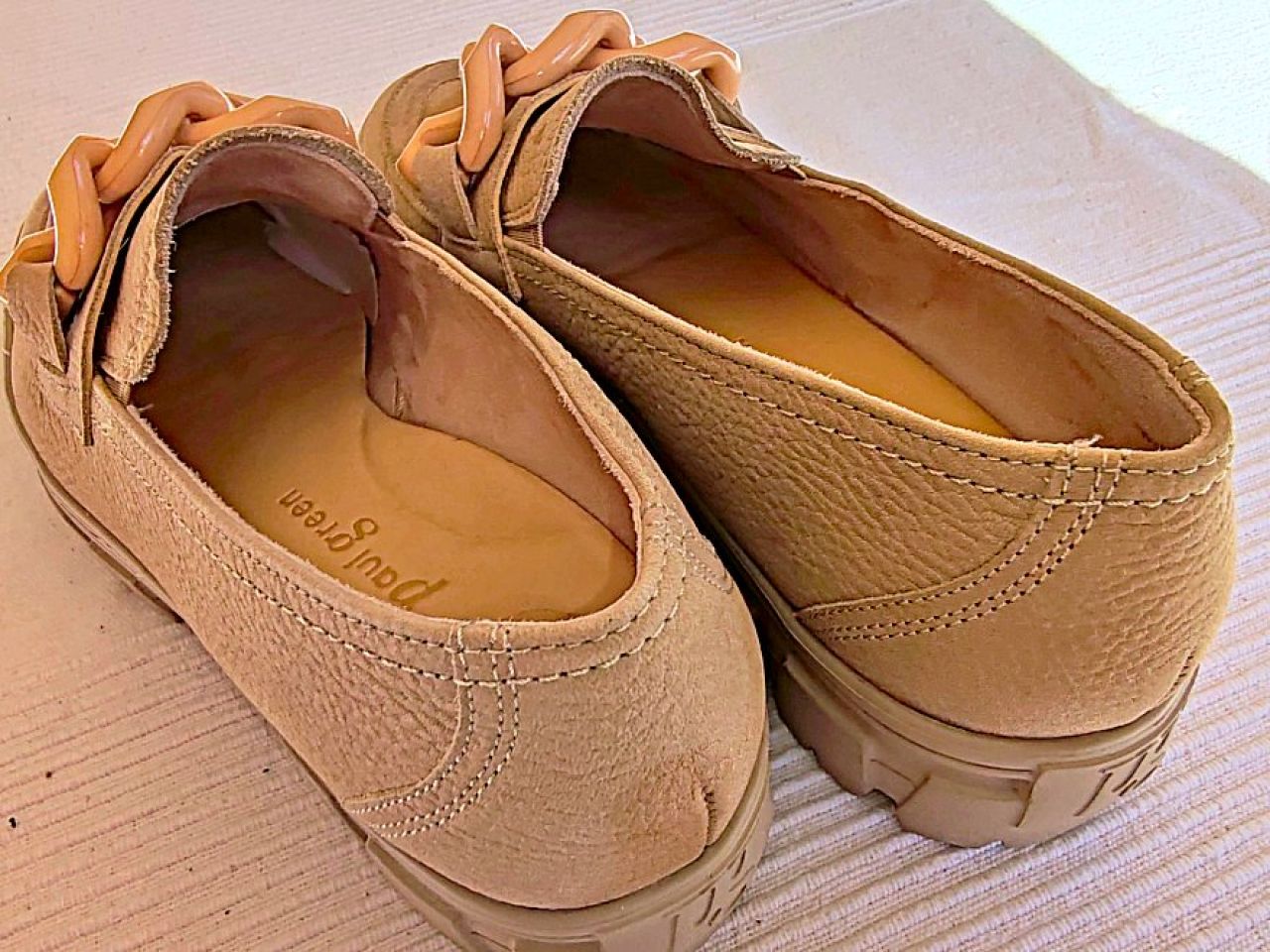 Paul Green Slipper aus Leder mit einer klobigen Kette, Gr. 38, seher guter Zustand