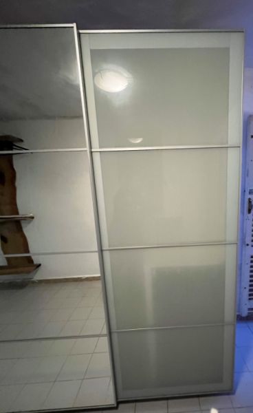 Armario Pax con puertas correderas - espejo y vidrio esmerilado