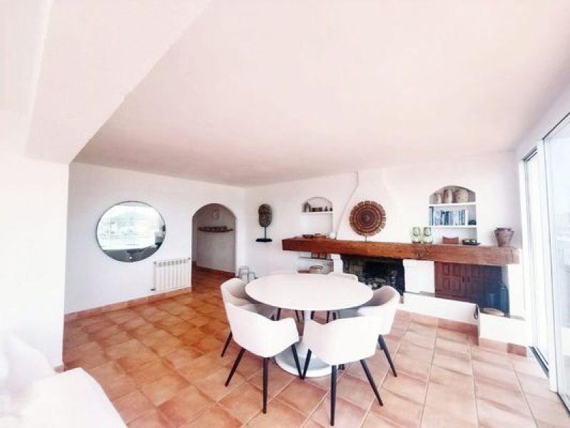 Ático en Santa Ponsa con amplia terraza y vistas a toda la bahía