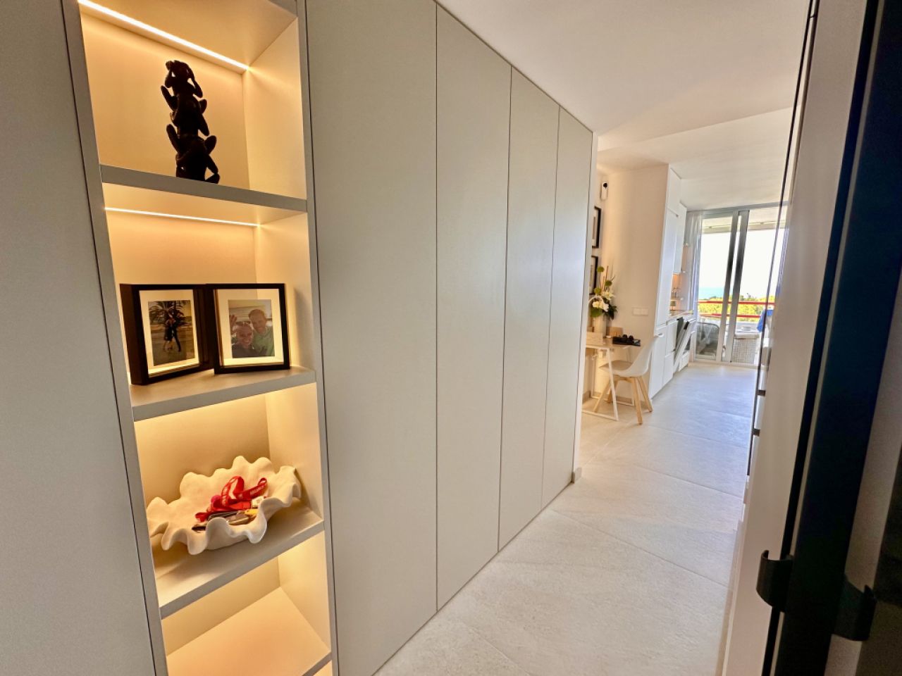 Ático estudio con vistas despejadas al mar | rehabilitado integralmente | balcón SO | solo 67 € gastos