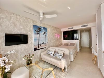 Ático estudio con vistas despejadas al mar | rehabilitado integralmente | balcón SO | solo 67 € gastos