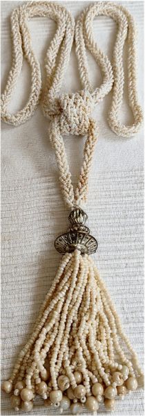 Perlenkette mit Quaste auch bekannt als Sautoir