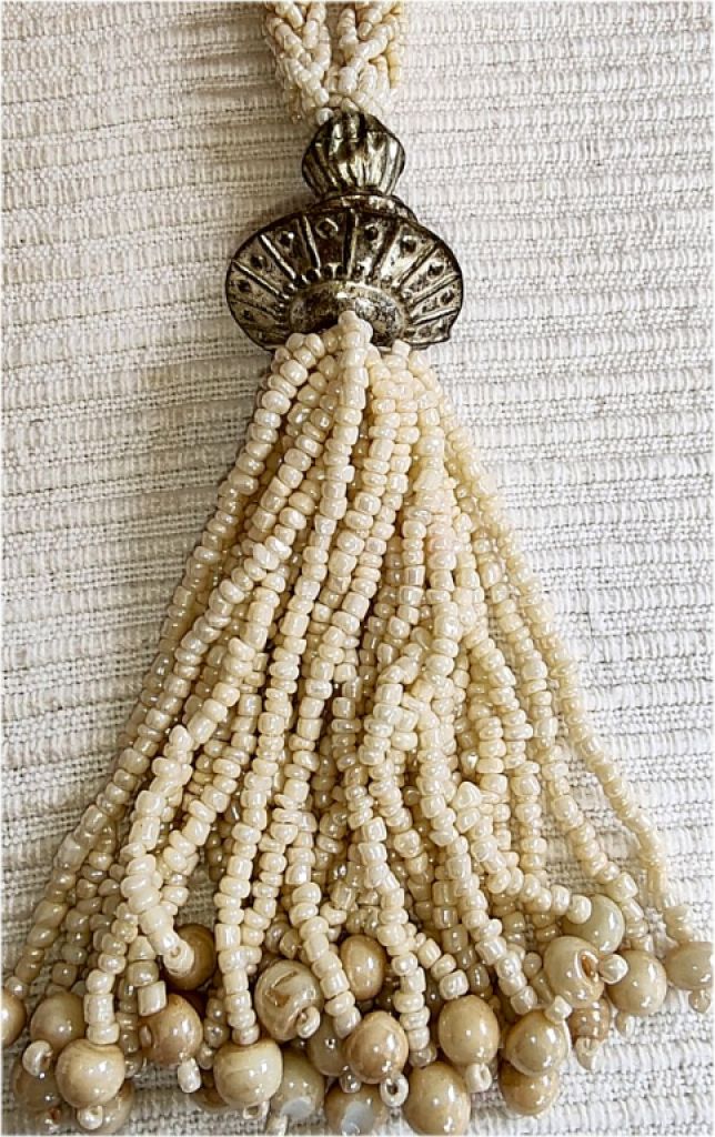 Perlenkette mit Quaste auch bekannt als Sautoir