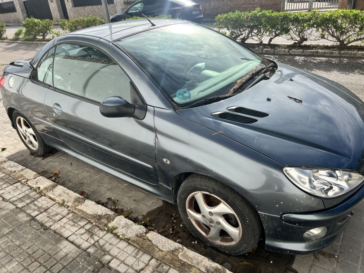 Peugeot 206 CC convertible for parts