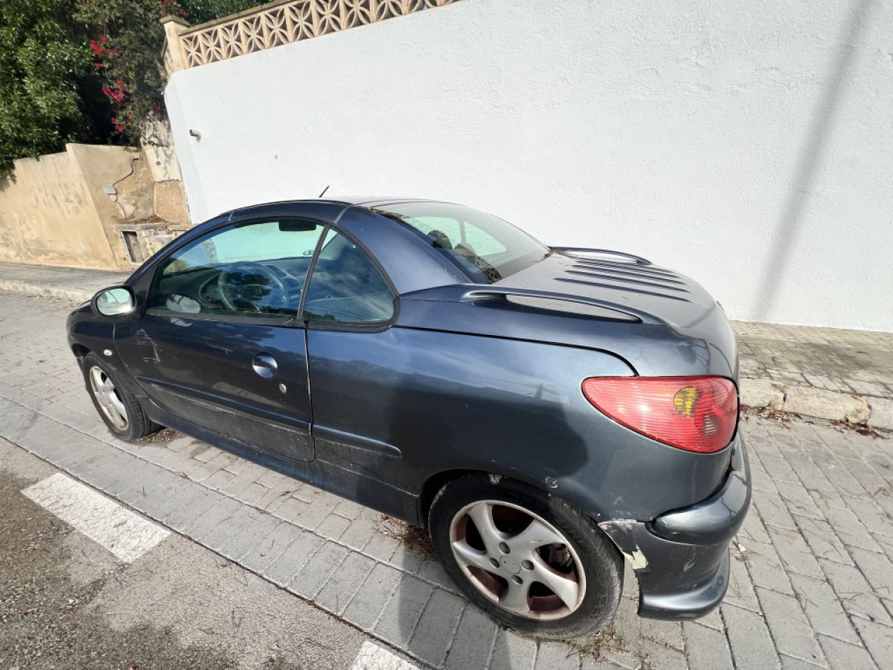 Peugeot 206 CC convertible for parts