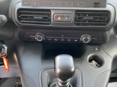 Peugeot Partner Pro 1.5 BHDI 100 Cv FG 4-türig