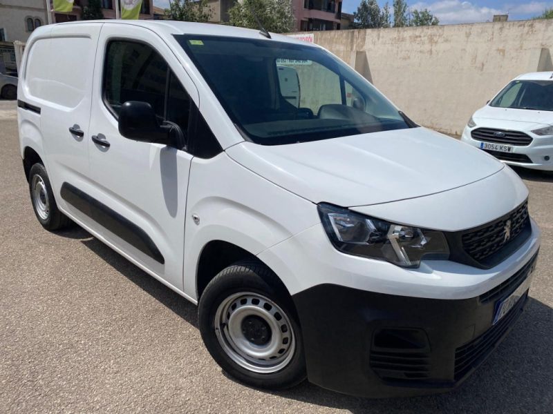 Peugeot Partner Pro 1.5 BHDI 100 Cv FG 4-türig